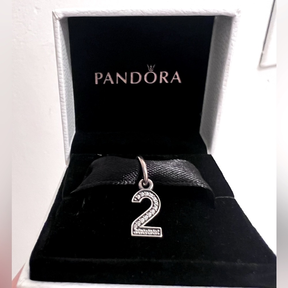Pandora sparkling #2 charm